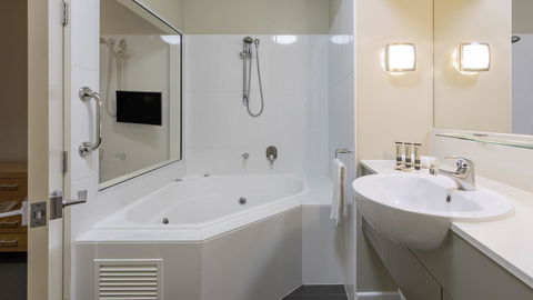Oaks Hervey Bay Resort And Spa - Tourism Guide 32