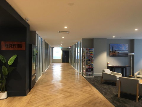 Woodroffe Hotel - Tourism Guide 6