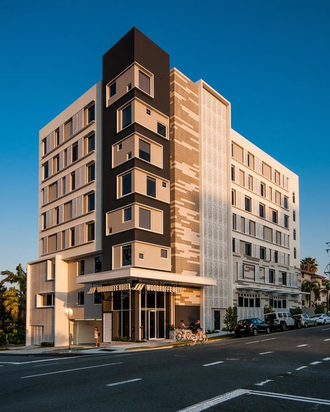 Woodroffe Hotel - Tourism Guide 0