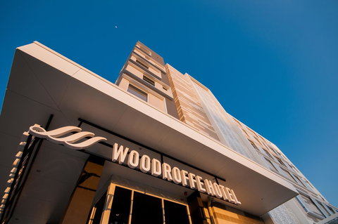Woodroffe Hotel - Tourism Guide 19