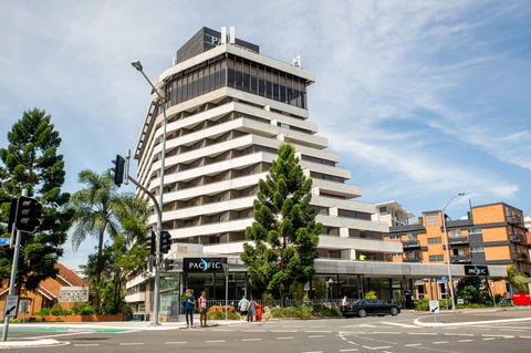 Mercure Brisbane Spring Hill - Cruises Travel 6