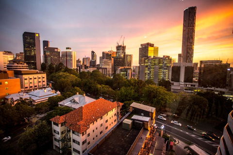 Mercure Brisbane Spring Hill - Cruises Travel 7