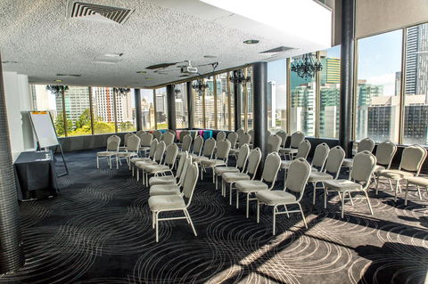 Mercure Brisbane Spring Hill - Cruises Travel 32