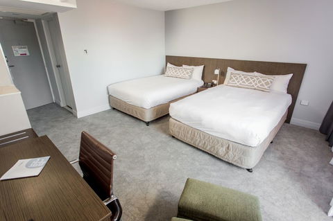 Mercure Brisbane Spring Hill - Cruises Travel 17
