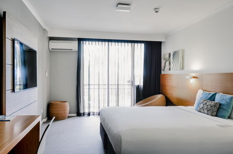 Novotel Cairns Oasis Resort - Tourism Guide 27