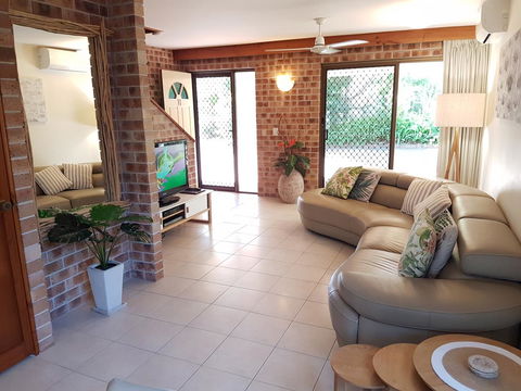 Noosa Village River Resort - Cruises Travel 44