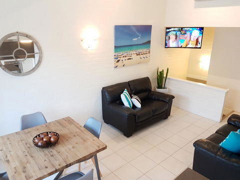 Noosa Village River Resort - Cruises Travel 15