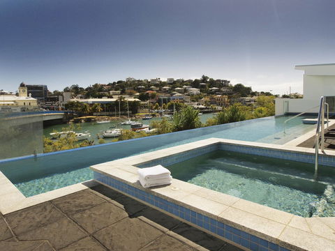 Oaks Townsville Gateway Suites - Cruises Travel 2