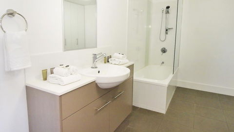 Oaks Townsville Gateway Suites - Cruises Travel 6