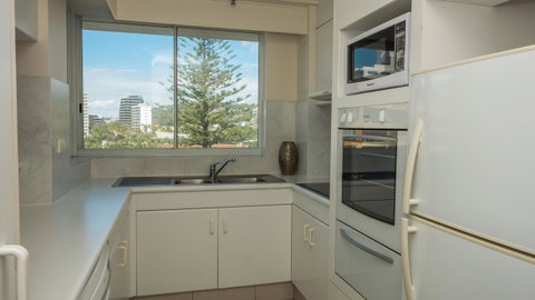 2nd Avenue Beachside Apartments - Tourism Guide 10