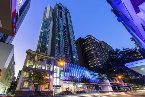 Oaks Brisbane On Charlotte Suites - Cruises Travel 0