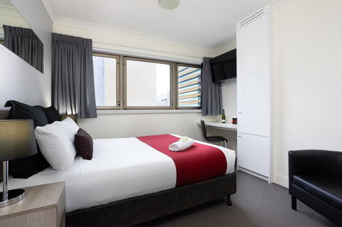 George Williams Hotel - Cruises Travel 11