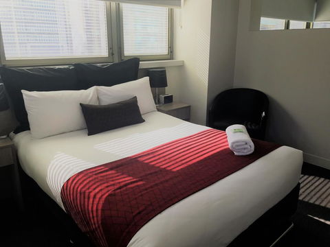 George Williams Hotel - Cruises Travel 12