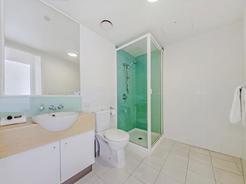 Tribeca Apartments - Cruises Travel 32