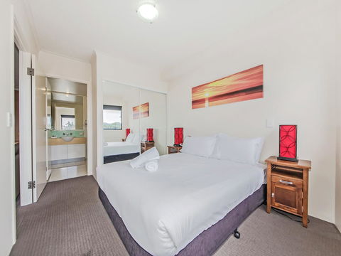 Tribeca Apartments - Cruises Travel 37