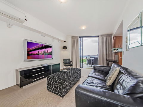Tribeca Apartments - Cruises Travel 36