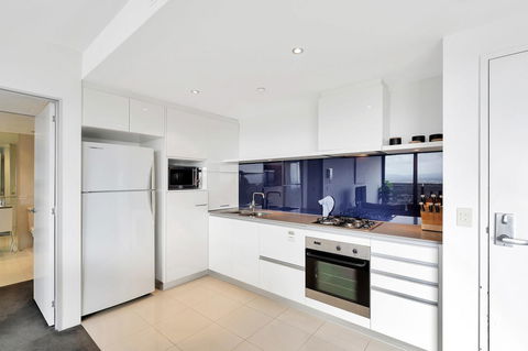 Circle On Cavill, Apartments And Sub Penthouses - We Accommodate - Travel Search 9