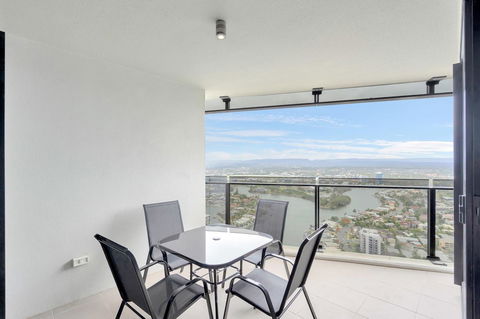 Circle On Cavill, Apartments And Sub Penthouses - We Accommodate - Travel Search 10