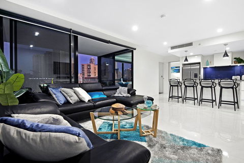 Circle On Cavill, Apartments And Sub Penthouses - We Accommodate - Travel Search 41