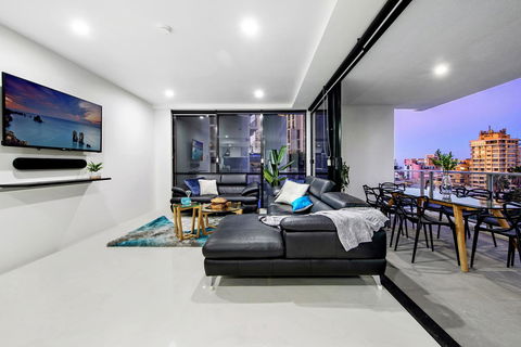 Circle On Cavill, Apartments And Sub Penthouses - We Accommodate - Travel Search 36
