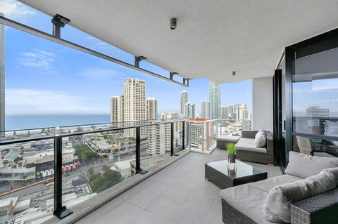 Circle On Cavill, Apartments And Sub Penthouses - We Accommodate - Travel Search 22