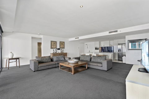 Circle On Cavill, Apartments And Sub Penthouses - We Accommodate - Travel Search 19