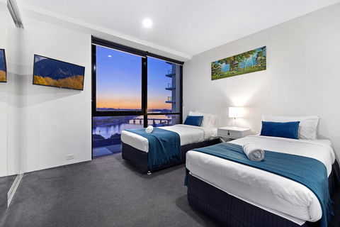 Circle On Cavill, Apartments And Sub Penthouses - We Accommodate - Travel Search 39