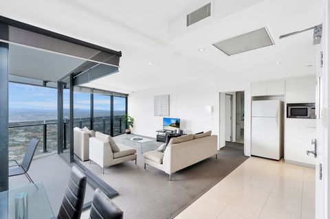 Circle On Cavill, Apartments And Sub Penthouses - We Accommodate - Travel Search 14