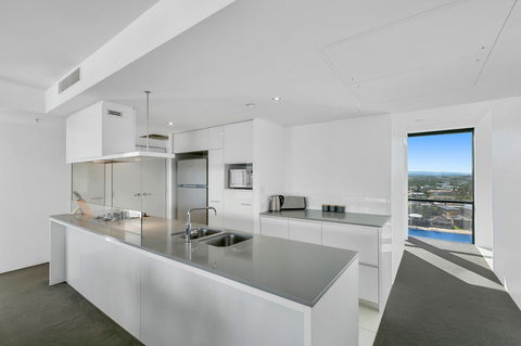 Circle On Cavill, Apartments And Sub Penthouses - We Accommodate - Travel Search 32