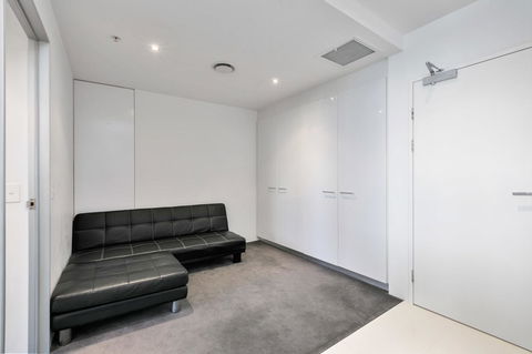 Circle On Cavill, Apartments And Sub Penthouses - We Accommodate - Travel Search 27