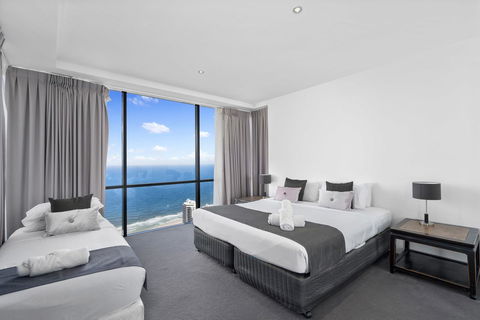 Circle On Cavill, Apartments And Sub Penthouses - We Accommodate - Travel Search 16