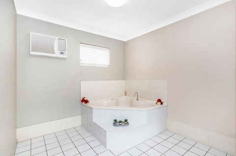 Comfort Inn North Brisbane - Cruises Travel 8