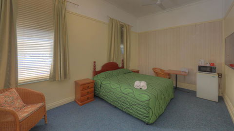 The Park Motel - Travel Search 1