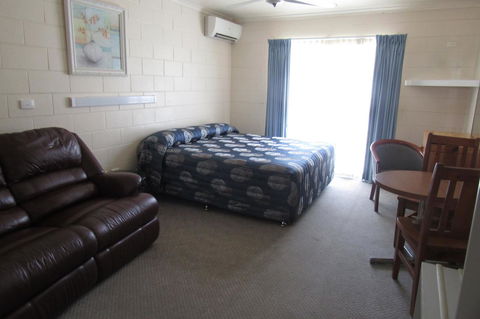 The Park Motel - Travel Search 4