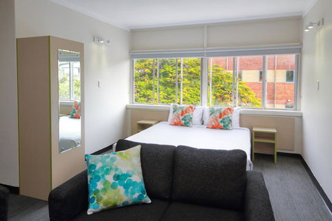 Palm Beach Hotel - Travel Search 11