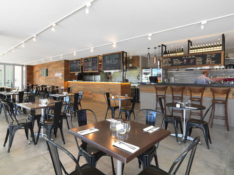 Oaks Mackay Rivermarque Hotel - Travel Search 7