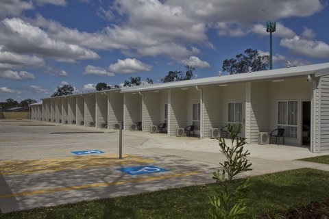 Kallangur Motel - Tourism Guide 12