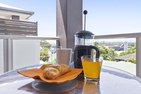 La Vida On Anzac - Tourism Guide 2