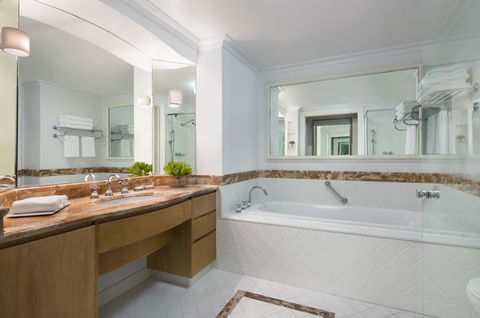 JW Marriott Gold Coast Resort & Spa - Tourism Guide 11