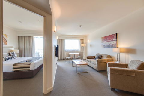 Central Cosmo Apartment Hotel - Cruises Travel 2