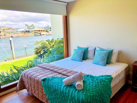 Riverfront Dream - Travel Search 32