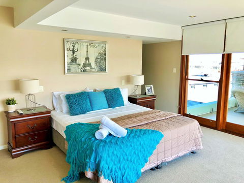 Riverfront Dream - Travel Search 6