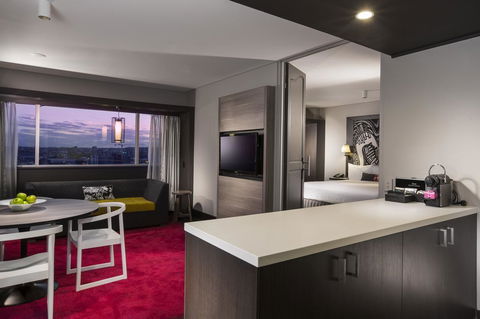 Voco Brisbane City Centre, An IHG Hotel - Cruises Travel 16