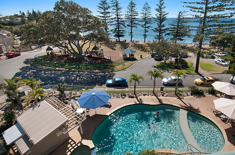 The Norfolks On Moffat Beach - Cruises Travel 37