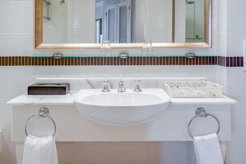 InterContinental Sanctuary Cove Resort, An IHG Hotel - Tourism Guide 12