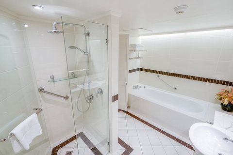 InterContinental Sanctuary Cove Resort, An IHG Hotel - Tourism Guide 2