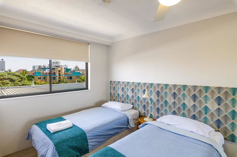 Burgess @ Kings Beach Apartments - Cruises Travel 38