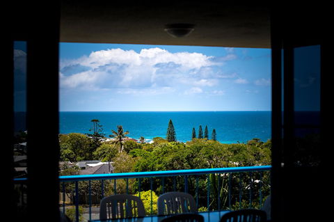Burgess @ Kings Beach Apartments - Cruises Travel 23