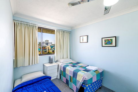 Burgess @ Kings Beach Apartments - Cruises Travel 27
