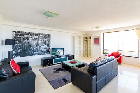 Burgess @ Kings Beach Apartments - Cruises Travel 11